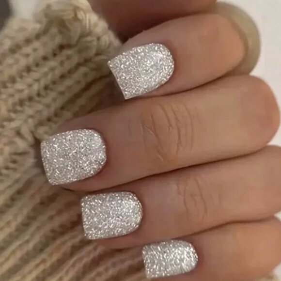 Women's Girls 24 pcs Nail Kit - Silver Glitter Press On Nails - Short Square - Picture 5 of 5